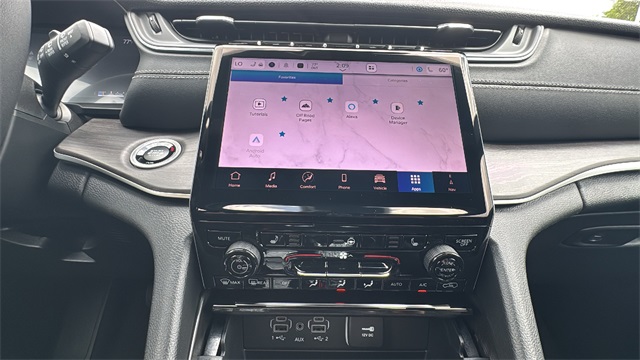 new 2025 Jeep Grand Cherokee car, priced at $45,381