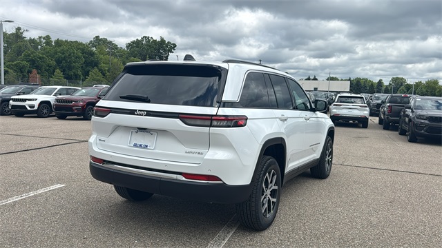 new 2025 Jeep Grand Cherokee car, priced at $45,381