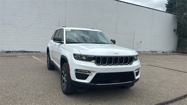 new 2025 Jeep Grand Cherokee car, priced at $45,381