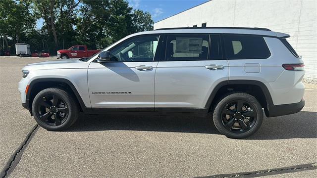 new 2025 Jeep Grand Cherokee L car, priced at $50,643