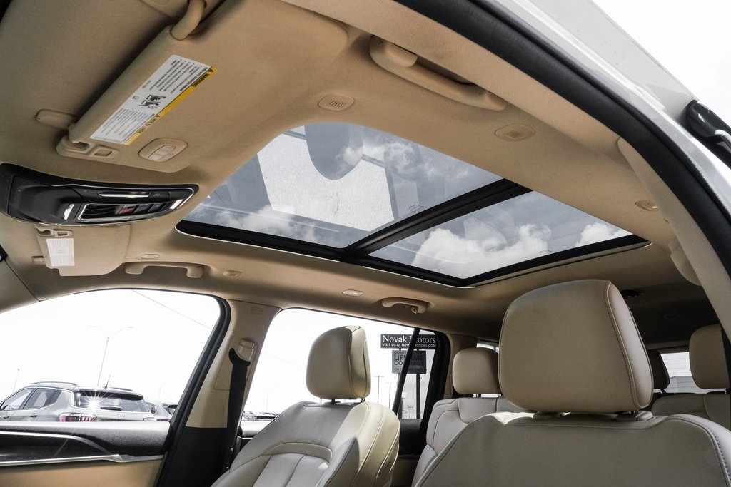 used 2022 Jeep Grand Cherokee L car, priced at $33,617