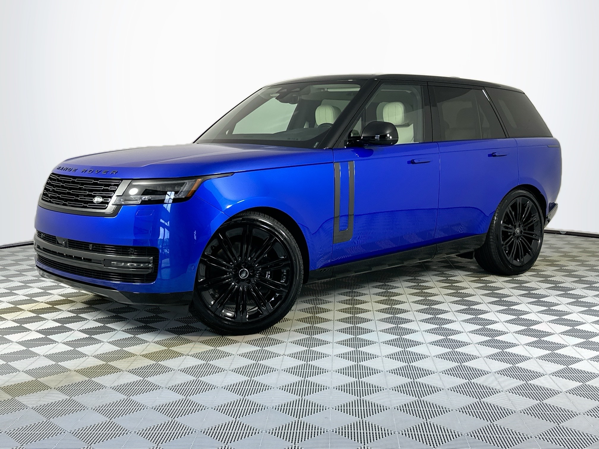 new 2025 Land Rover Range Rover car, priced at $162,380