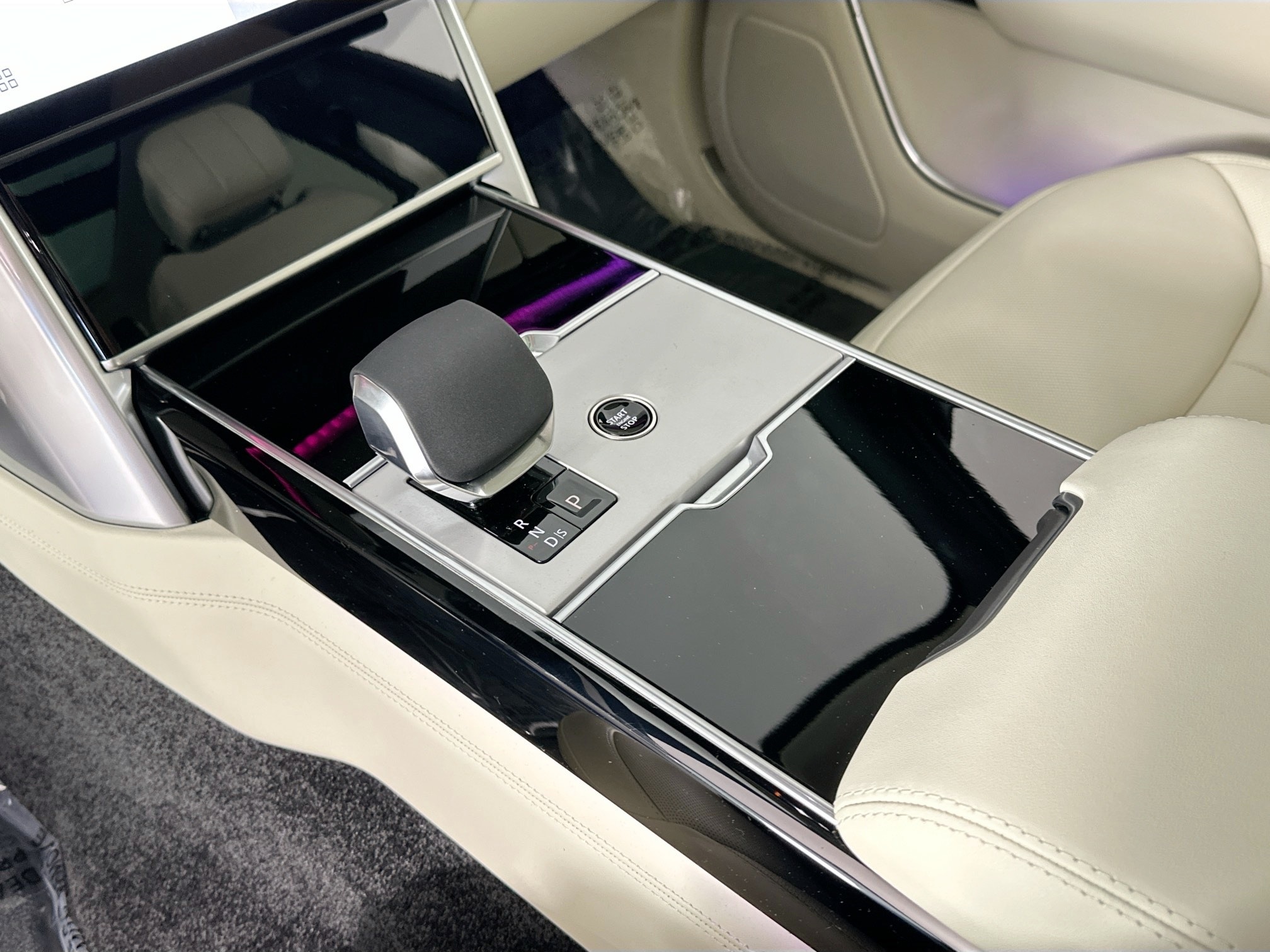 new 2025 Land Rover Range Rover car, priced at $162,380