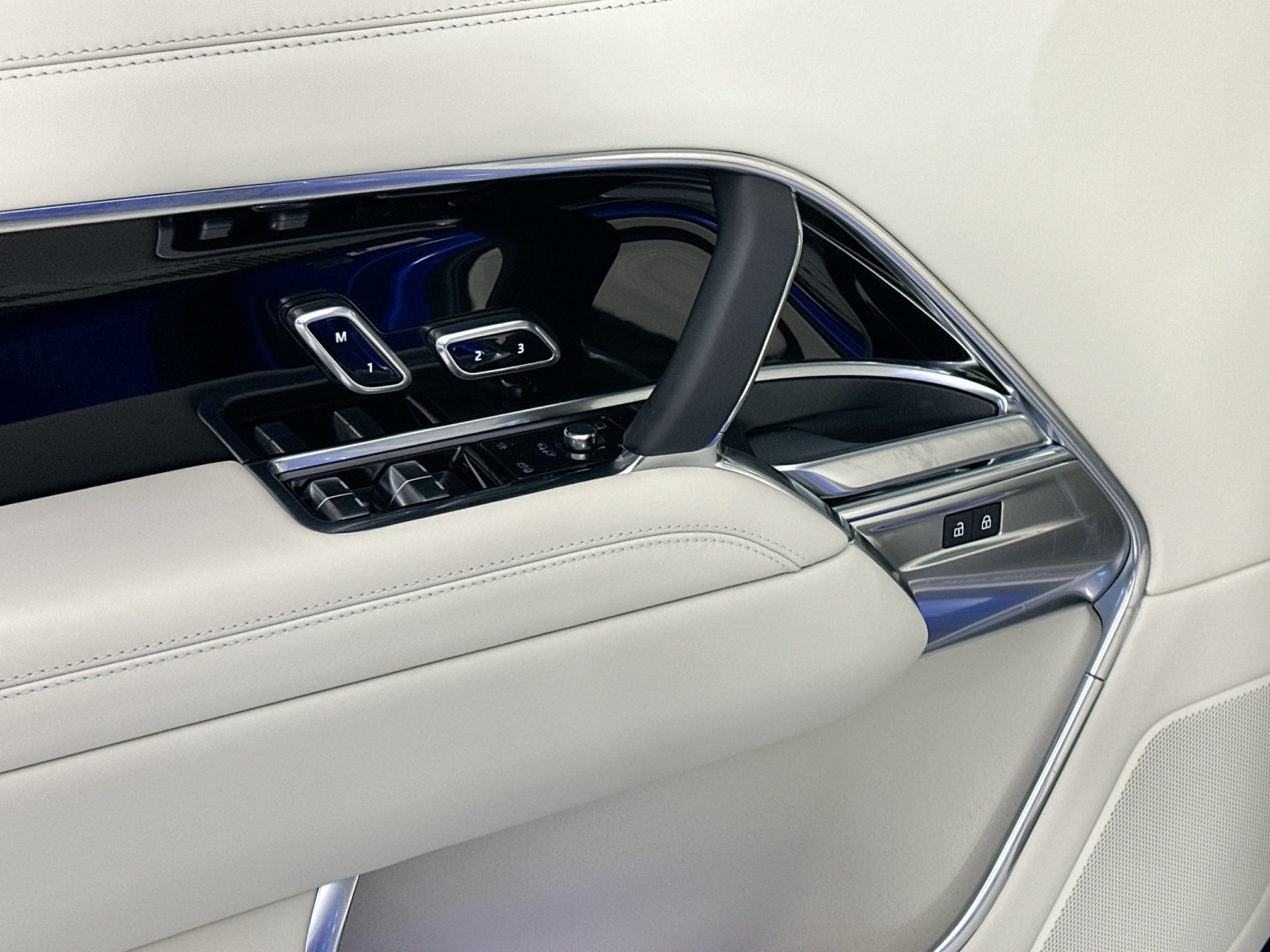 new 2025 Land Rover Range Rover car, priced at $162,380