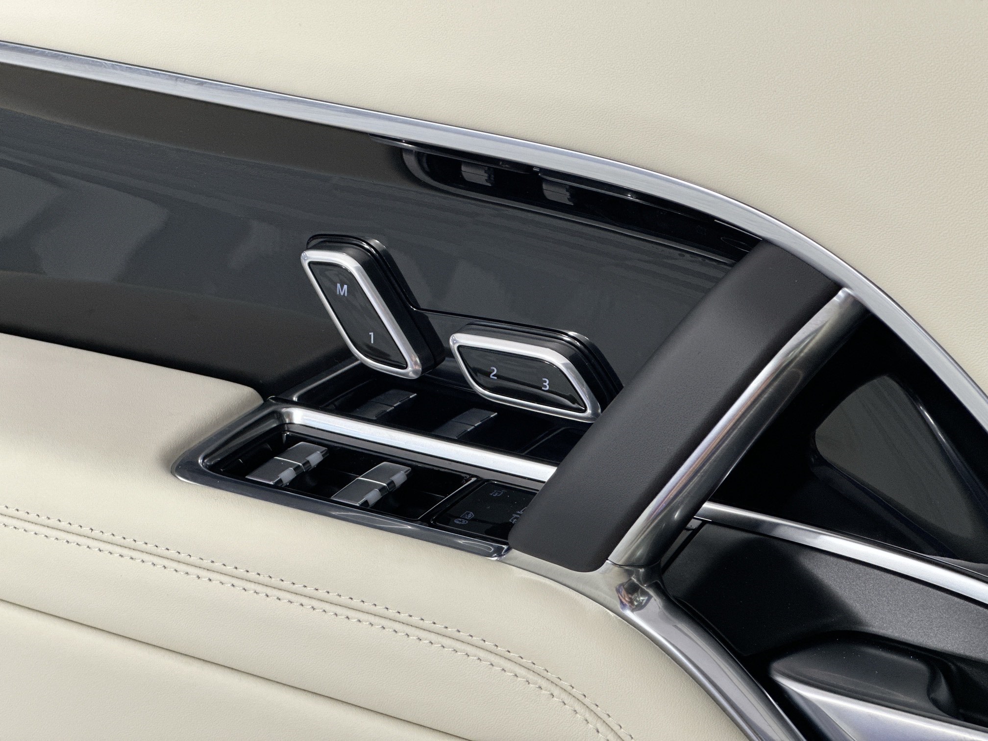 new 2025 Land Rover Range Rover car, priced at $162,380