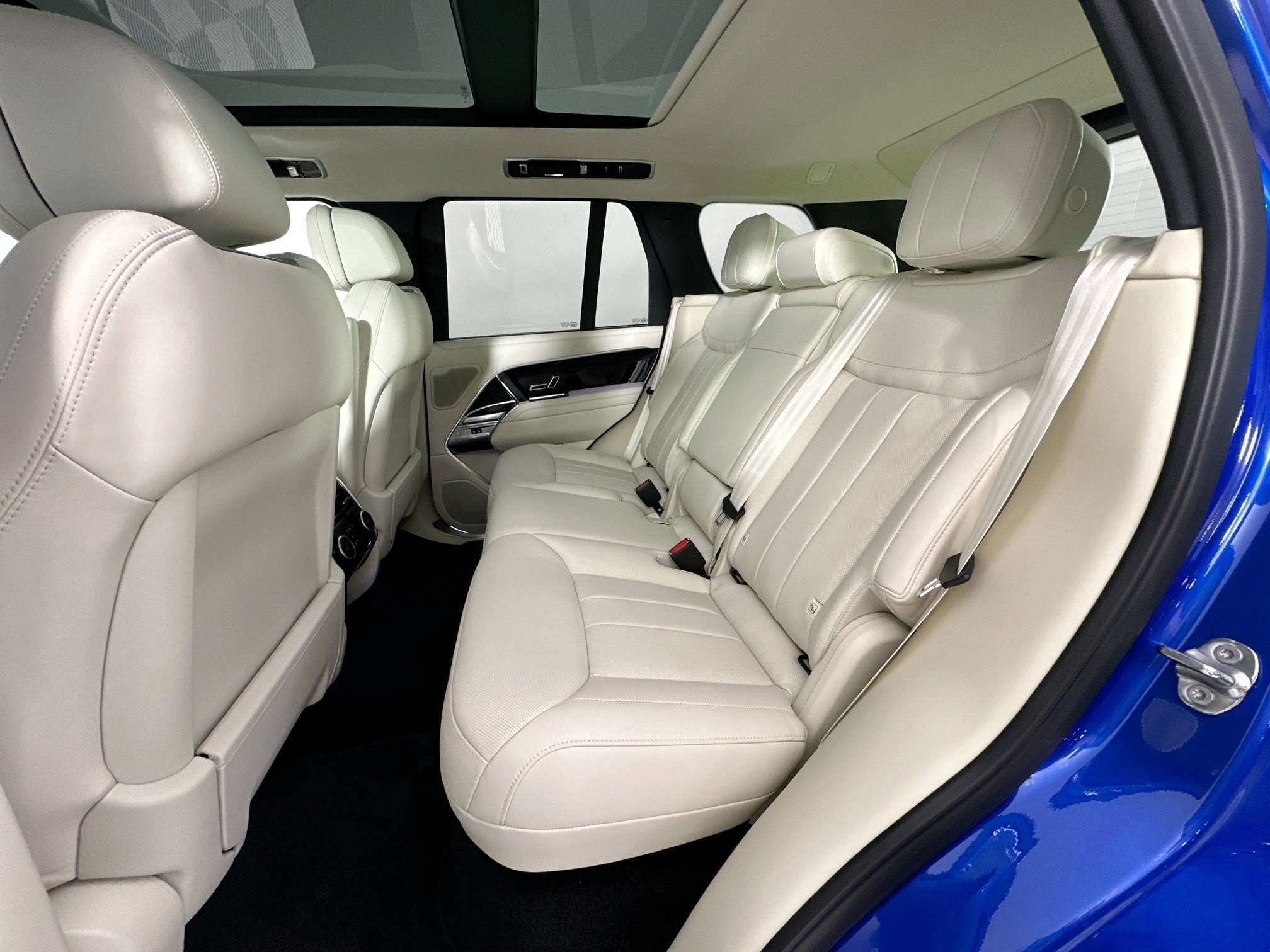 new 2025 Land Rover Range Rover car, priced at $162,380