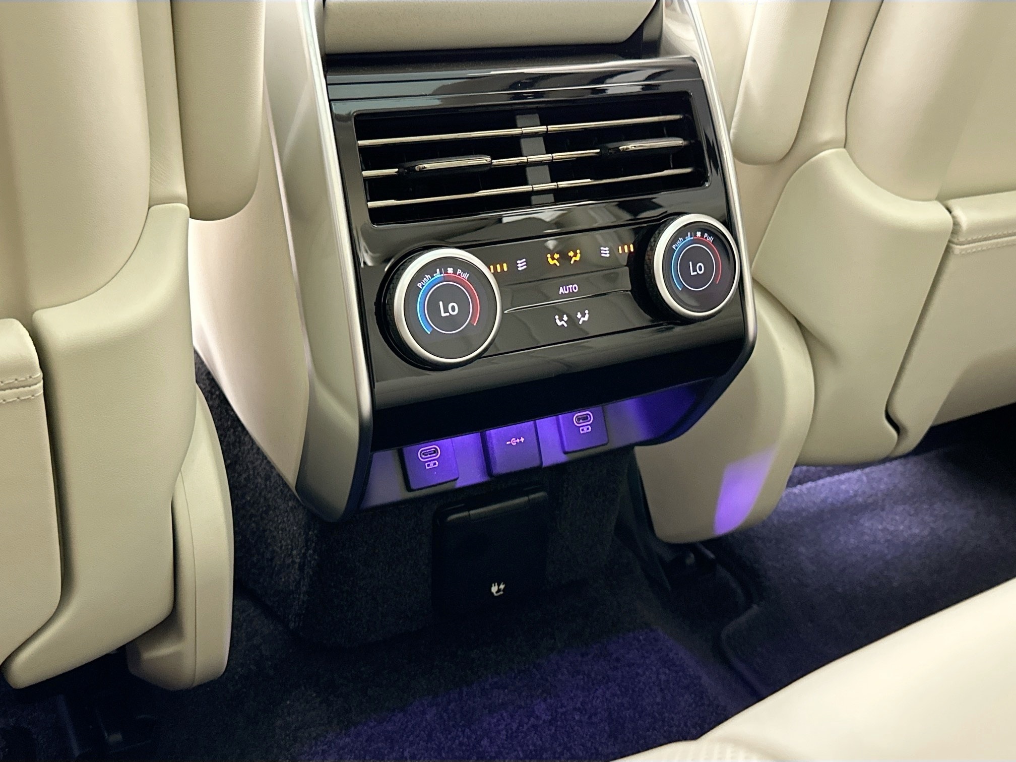 new 2025 Land Rover Range Rover car, priced at $162,380
