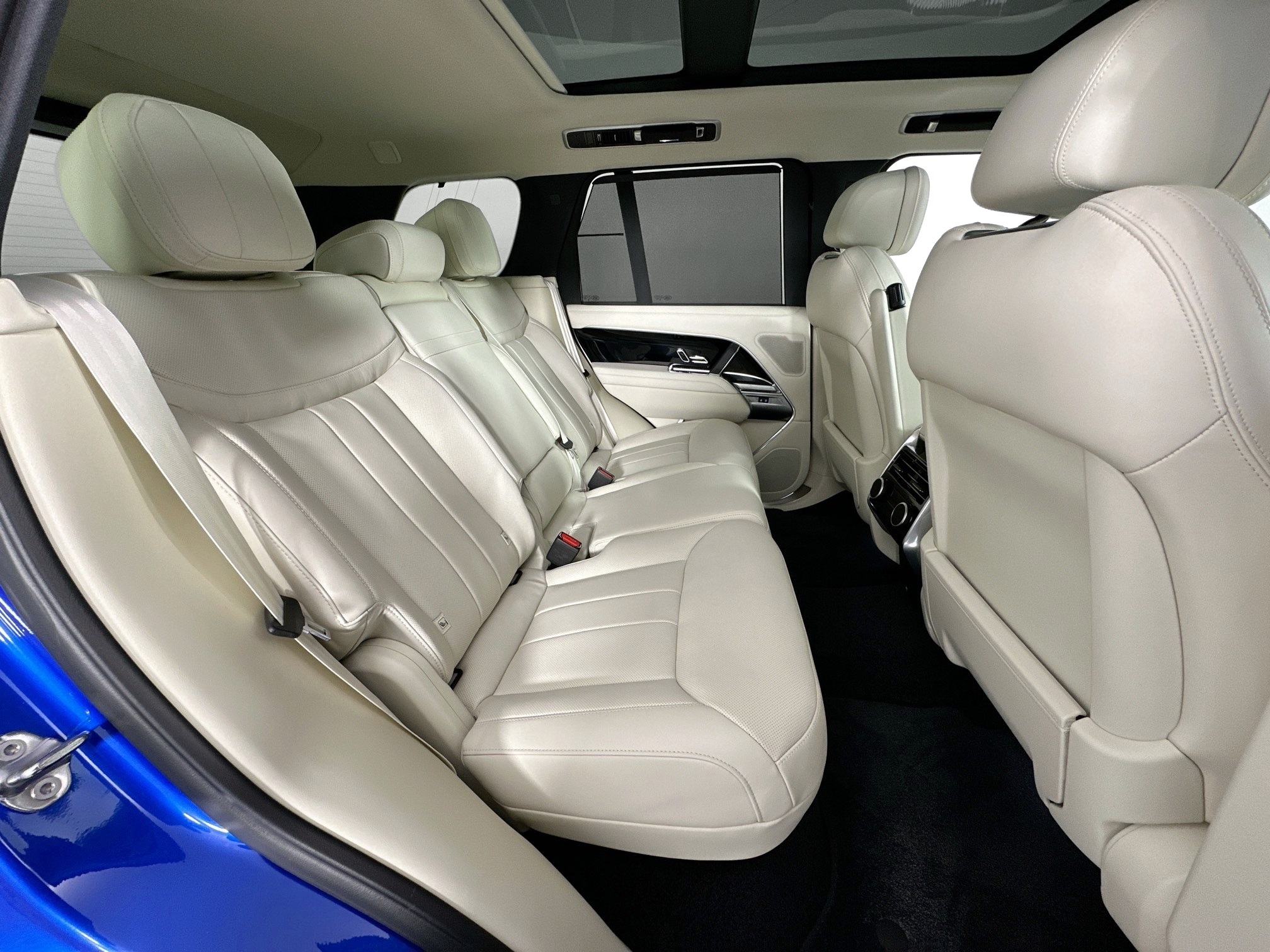 new 2025 Land Rover Range Rover car, priced at $162,380