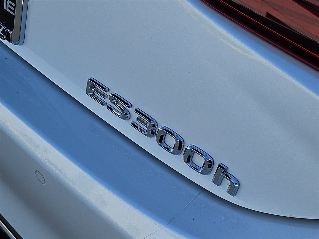 new 2025 Lexus ES car, priced at $51,014