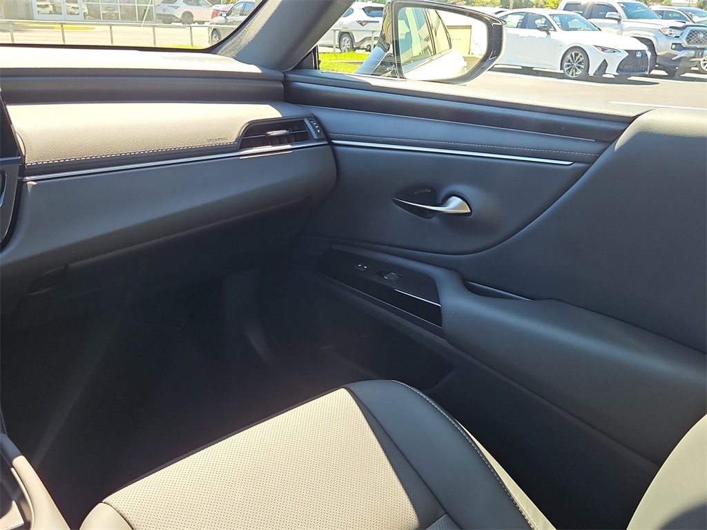 new 2025 Lexus ES car, priced at $51,014