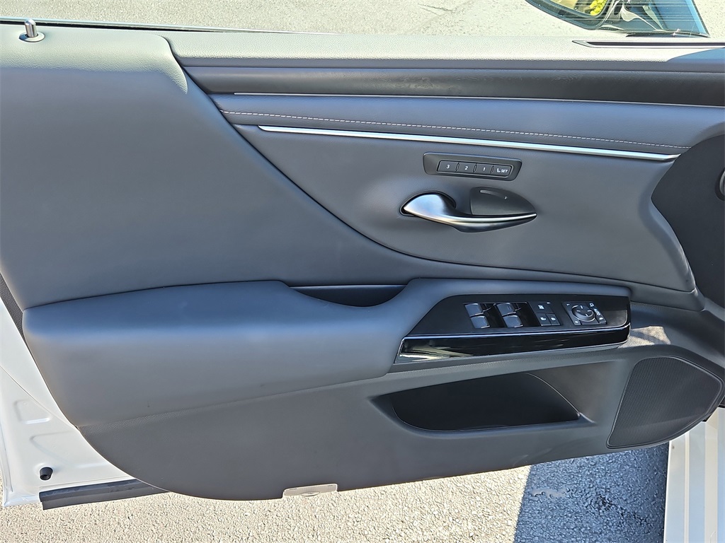 new 2025 Lexus ES car, priced at $51,014