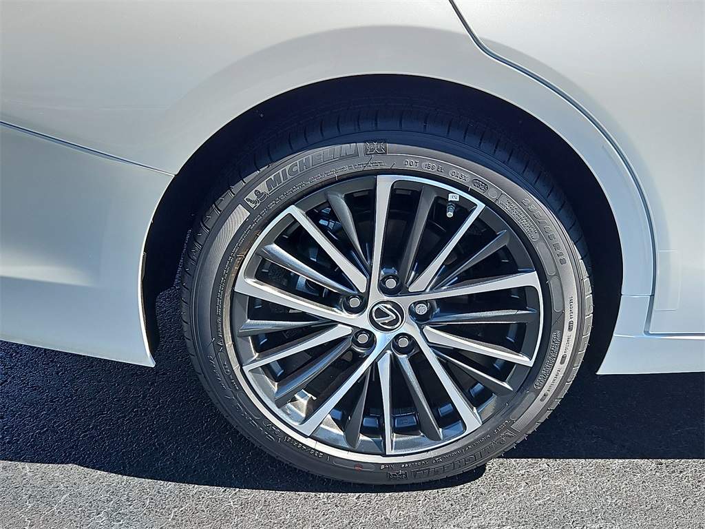 new 2025 Lexus ES car, priced at $51,014