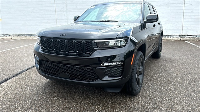 new 2025 Jeep Grand Cherokee car, priced at $48,340