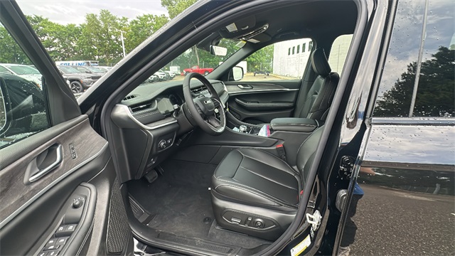 new 2025 Jeep Grand Cherokee car, priced at $48,340