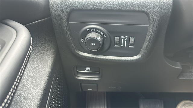 new 2025 Jeep Grand Cherokee car, priced at $48,340