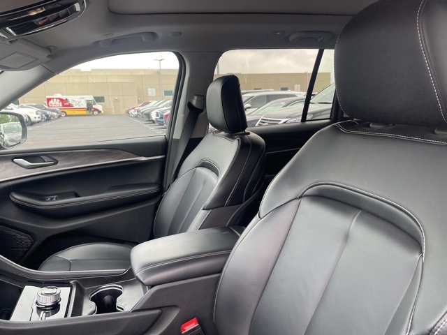 used 2024 Jeep Grand Cherokee car, priced at $39,740