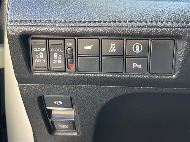 used 2023 Honda Odyssey car, priced at $39,062