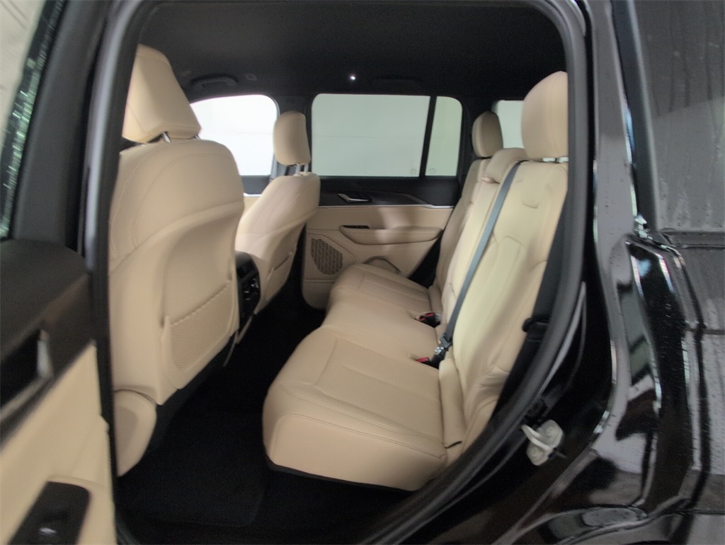 new 2025 Jeep Grand Cherokee car