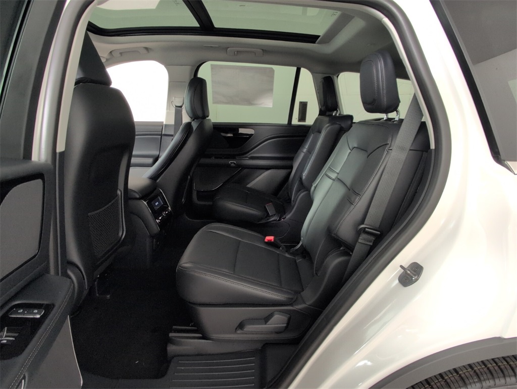 new 2025 Lincoln Aviator car, priced at $60,422