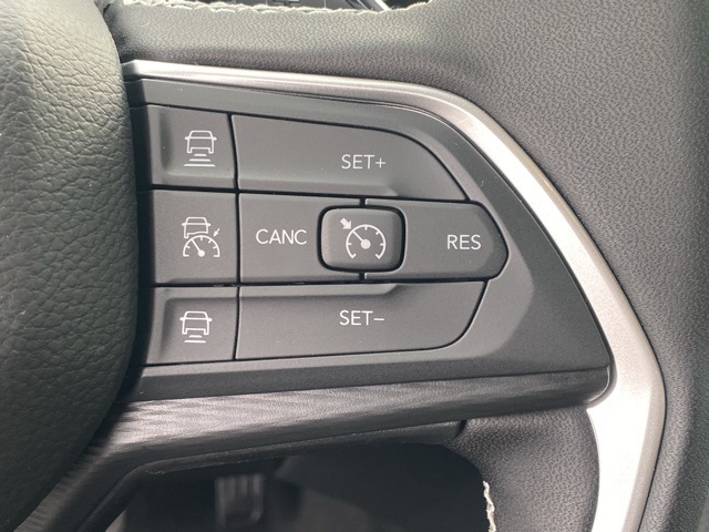 new 2025 Jeep Grand Cherokee L car, priced at $39,908