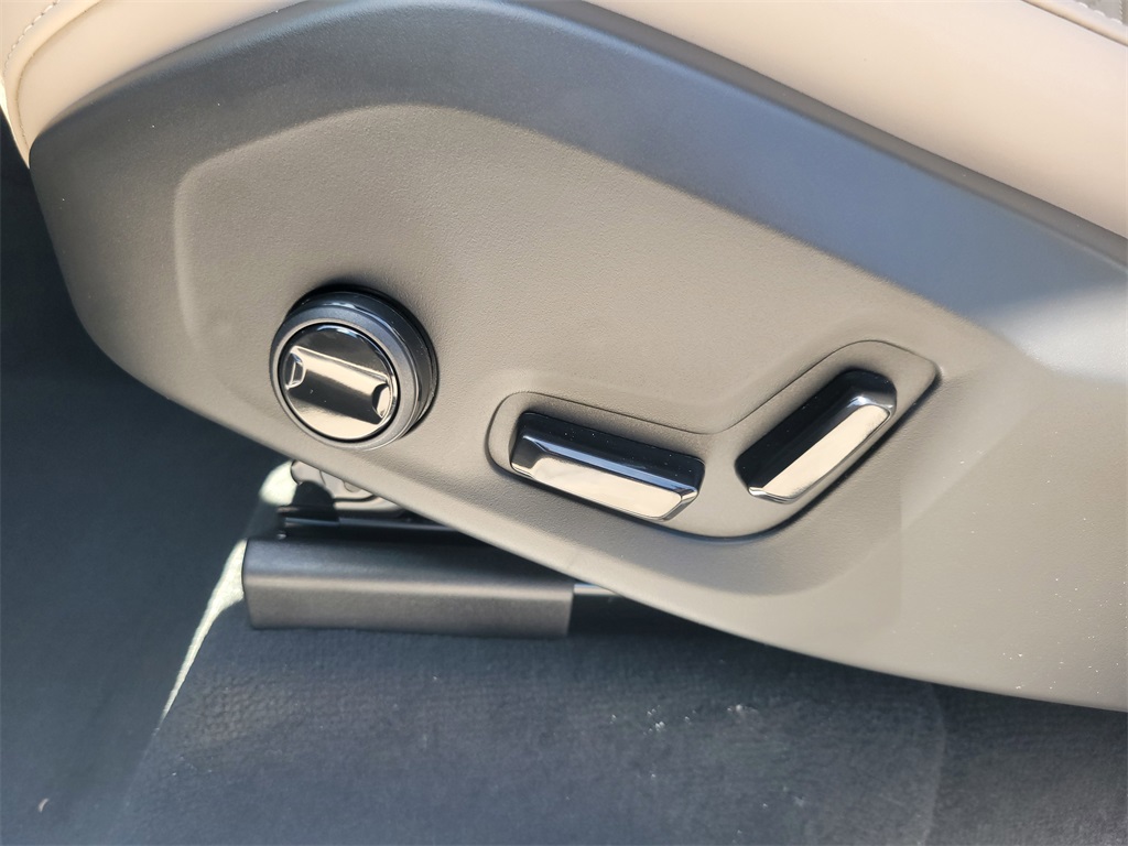 new 2026 Volvo XC90 Plug-In Hybrid car, priced at $81,875