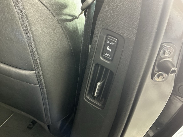 used 2025 Honda Odyssey car, priced at $39,895