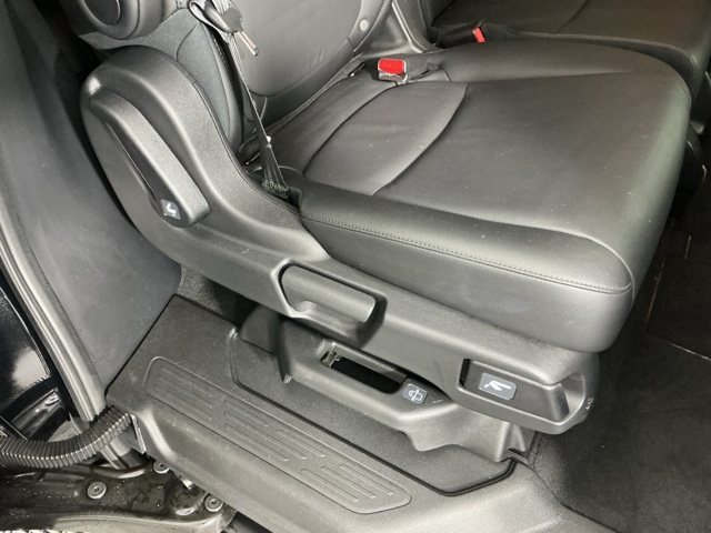 used 2025 Honda Odyssey car, priced at $39,895