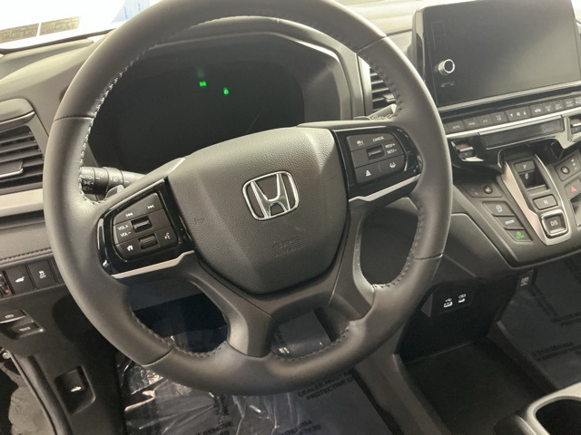 used 2025 Honda Odyssey car, priced at $39,895