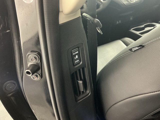 used 2025 Honda Odyssey car, priced at $39,895