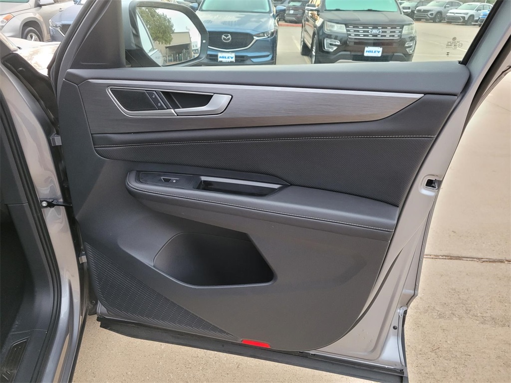 used 2025 Volkswagen Atlas Cross Sport car, priced at $35,900