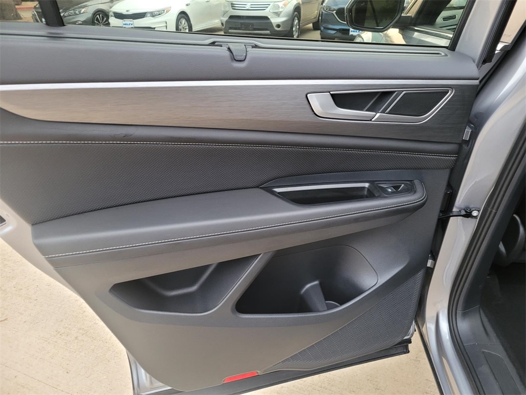 used 2025 Volkswagen Atlas Cross Sport car, priced at $35,900