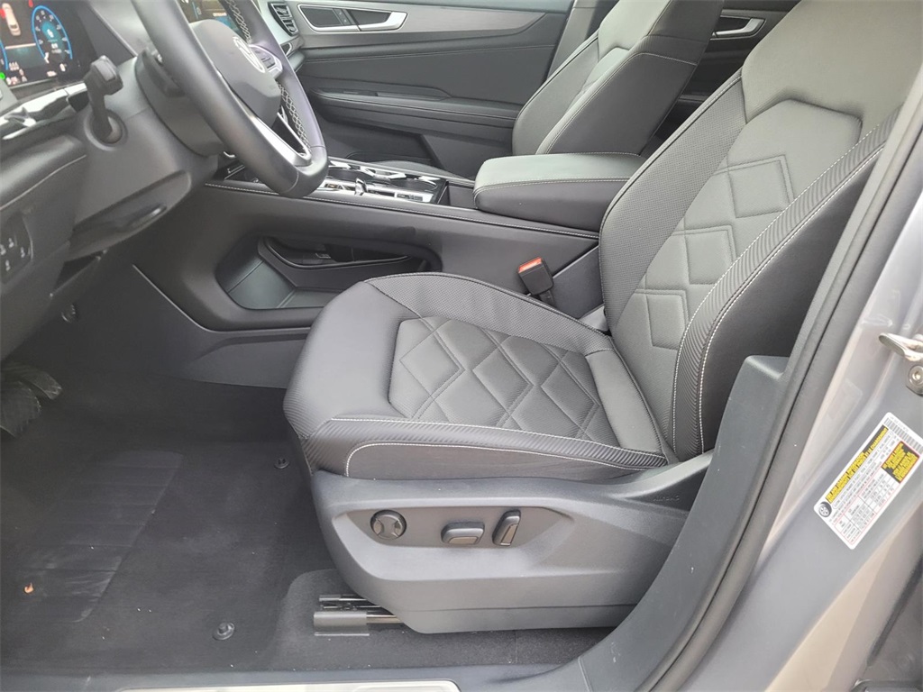 used 2025 Volkswagen Atlas Cross Sport car, priced at $35,900