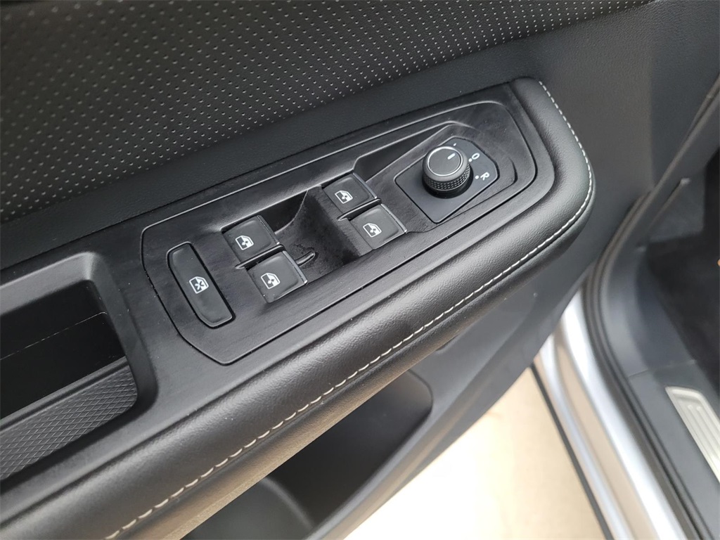 used 2025 Volkswagen Atlas Cross Sport car, priced at $35,900