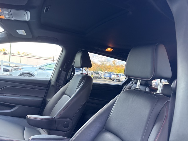 used 2025 Honda Odyssey car, priced at $39,650