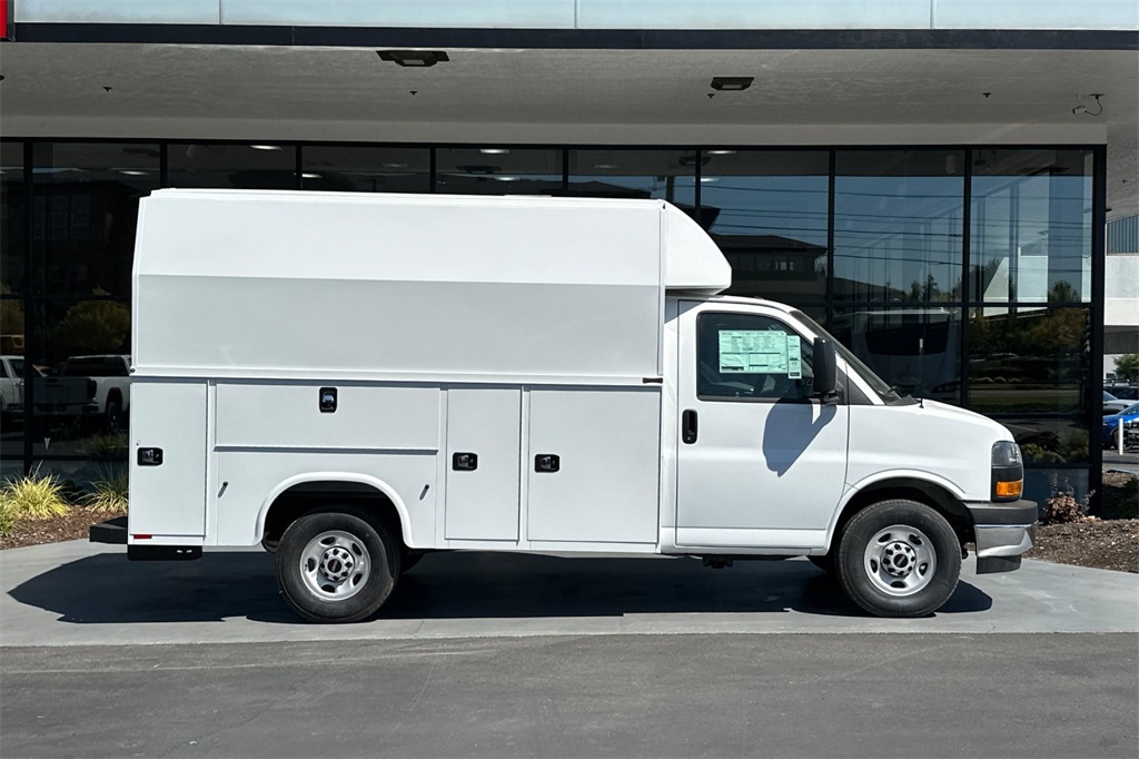 new 2025 GMC Savana 3500 car, priced at $43,538
