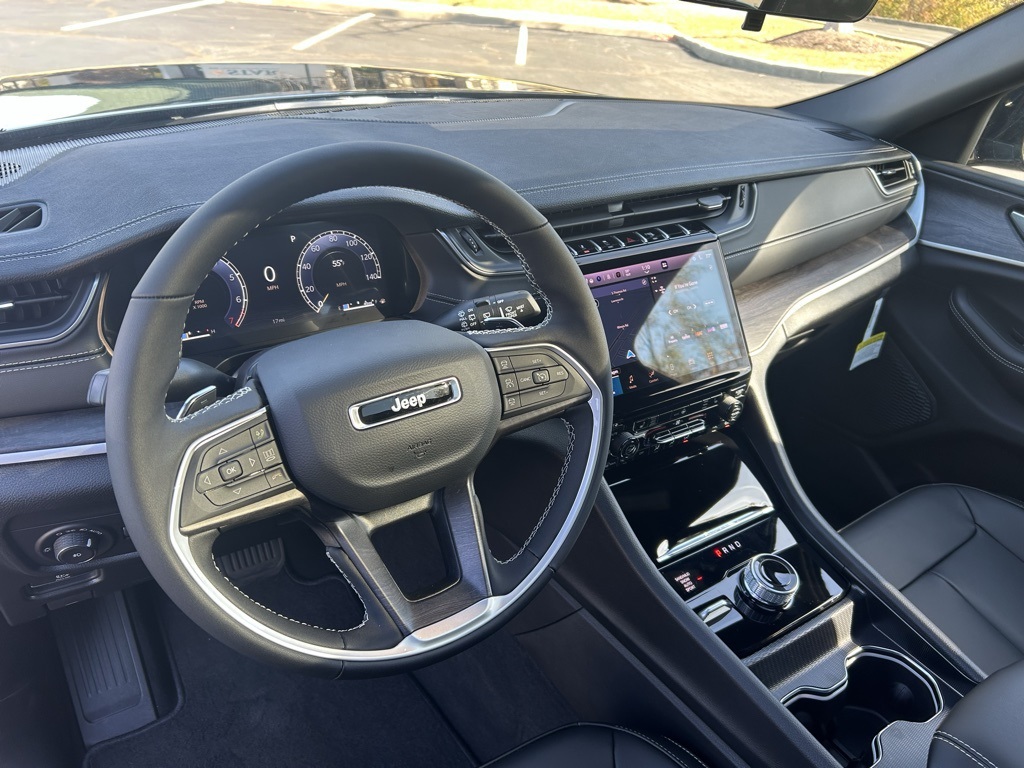 new 2025 Jeep Grand Cherokee car, priced at $51,485
