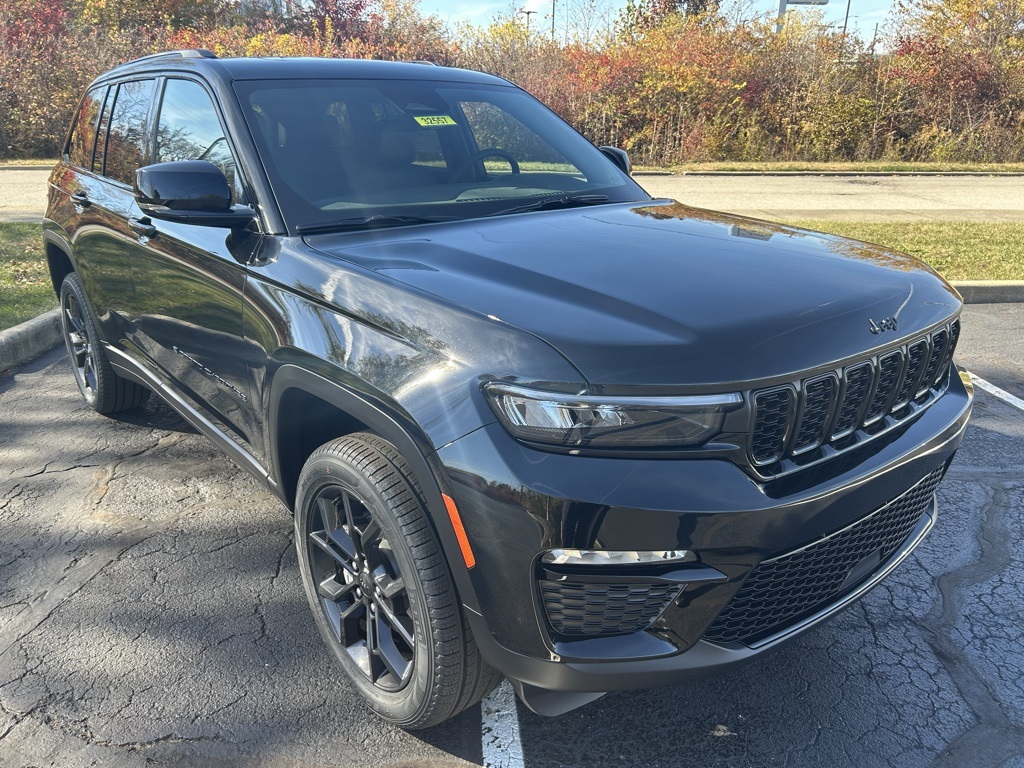 new 2025 Jeep Grand Cherokee car, priced at $51,485