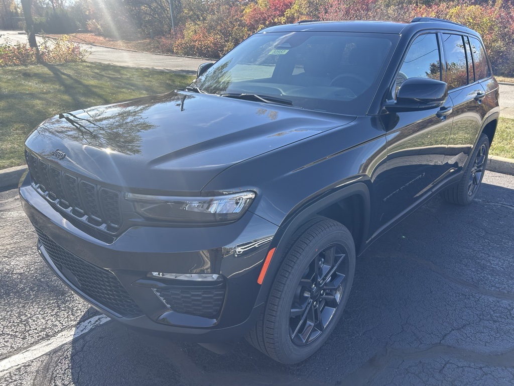 new 2025 Jeep Grand Cherokee car, priced at $51,485