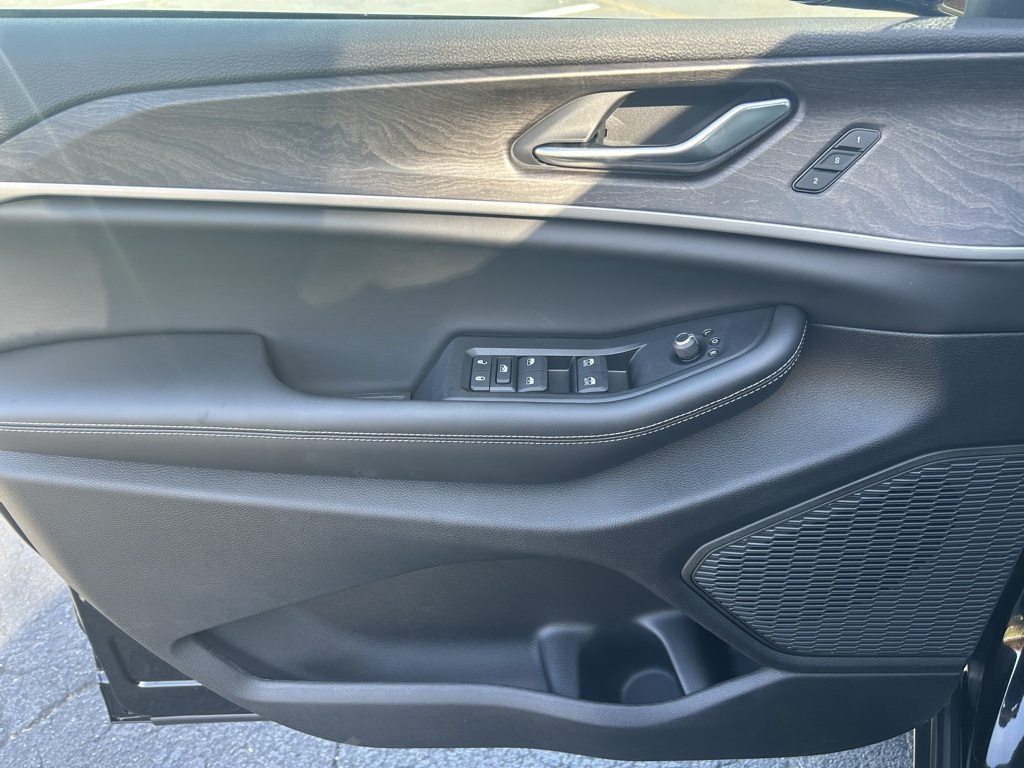 new 2025 Jeep Grand Cherokee car, priced at $51,485