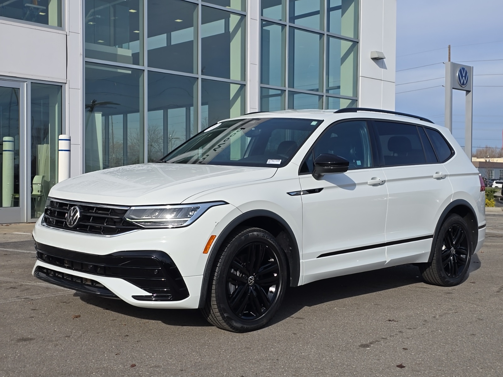 used 2022 Volkswagen Tiguan car, priced at $25,000