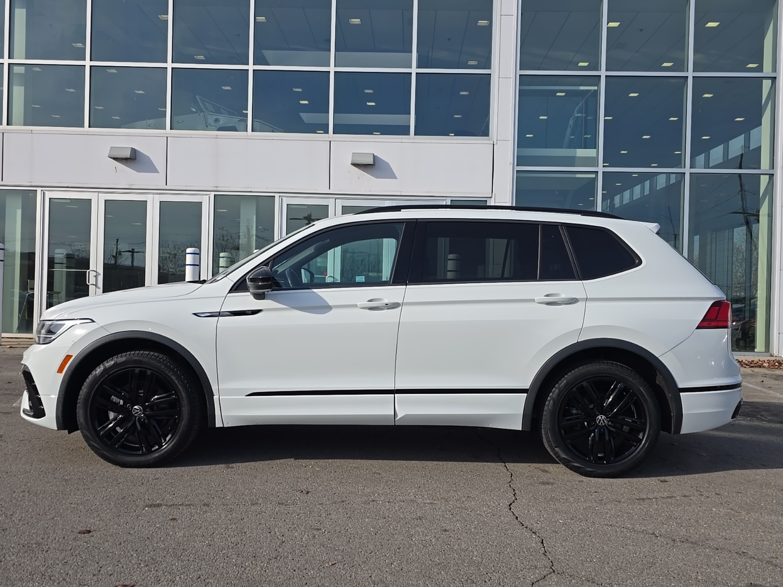 used 2022 Volkswagen Tiguan car, priced at $25,000