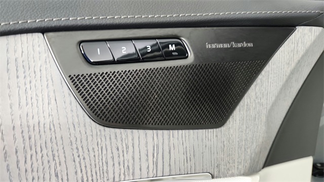 used 2024 Volvo XC90 Recharge Plug-In Hybrid car, priced at $62,994