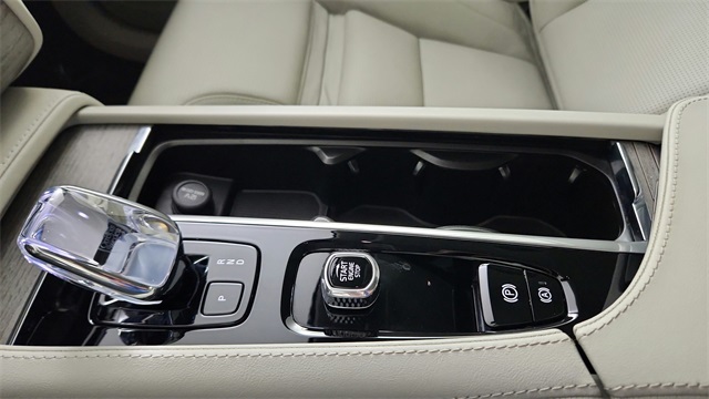 used 2024 Volvo XC90 Recharge Plug-In Hybrid car, priced at $62,994