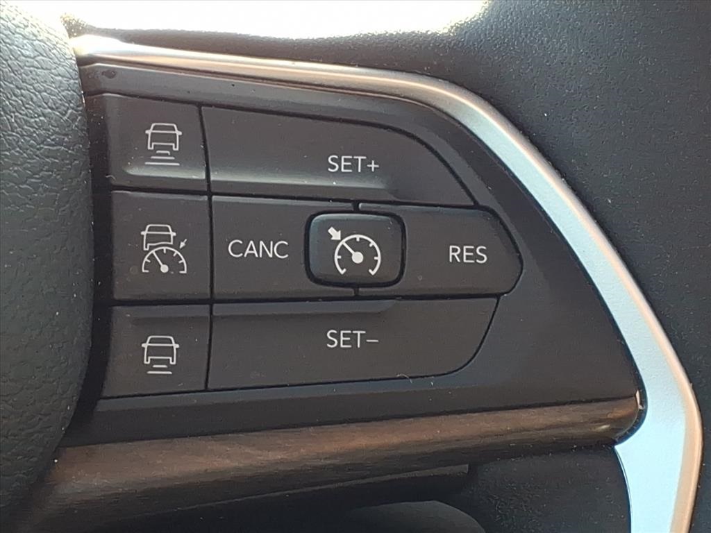 used 2024 Jeep Grand Cherokee car, priced at $32,900