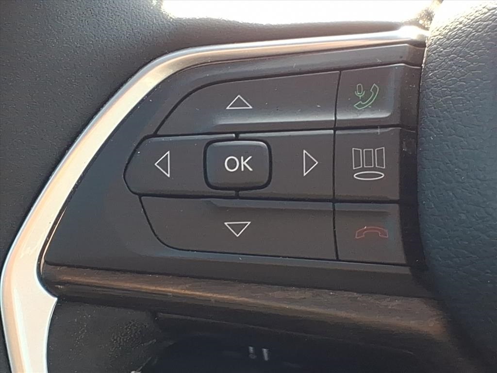 used 2024 Jeep Grand Cherokee car, priced at $32,900