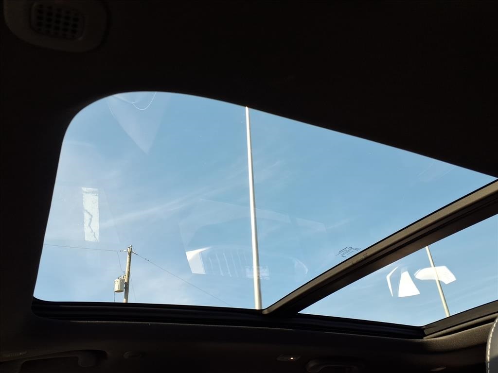 used 2024 Jeep Grand Cherokee car, priced at $32,900