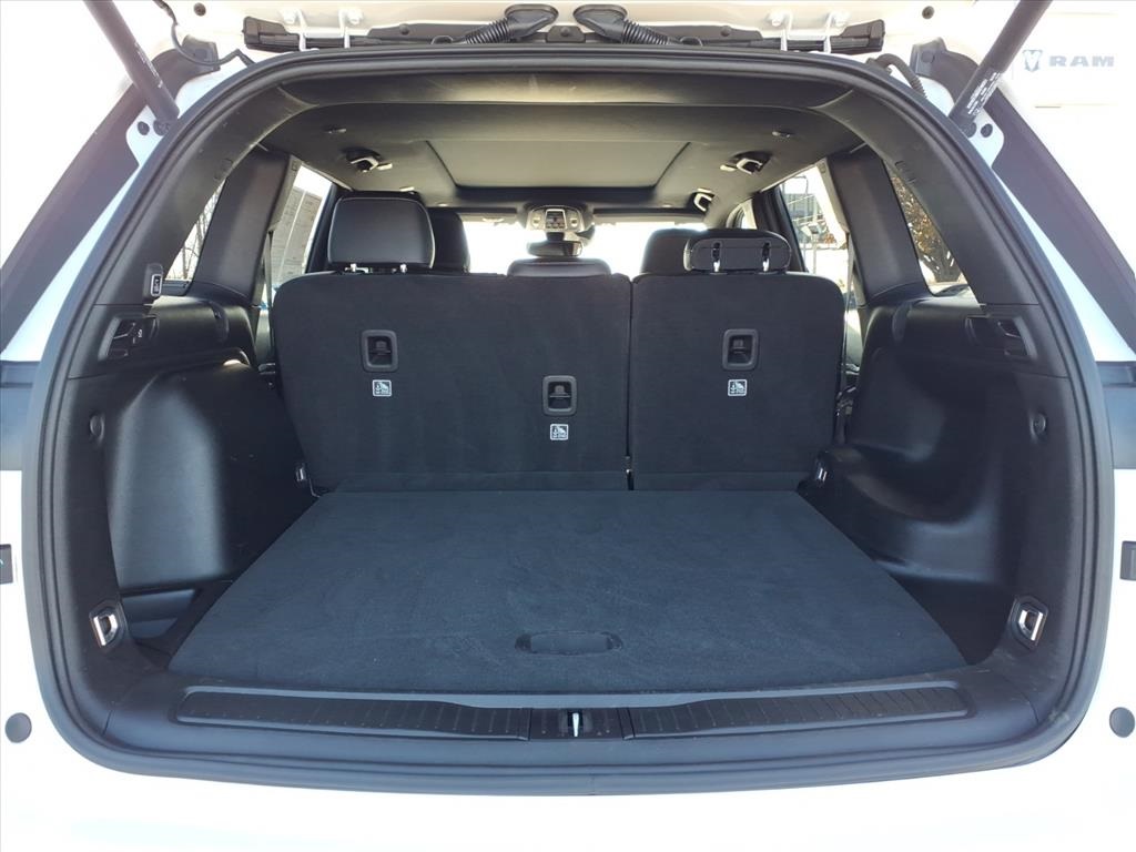 used 2024 Jeep Grand Cherokee car, priced at $32,900