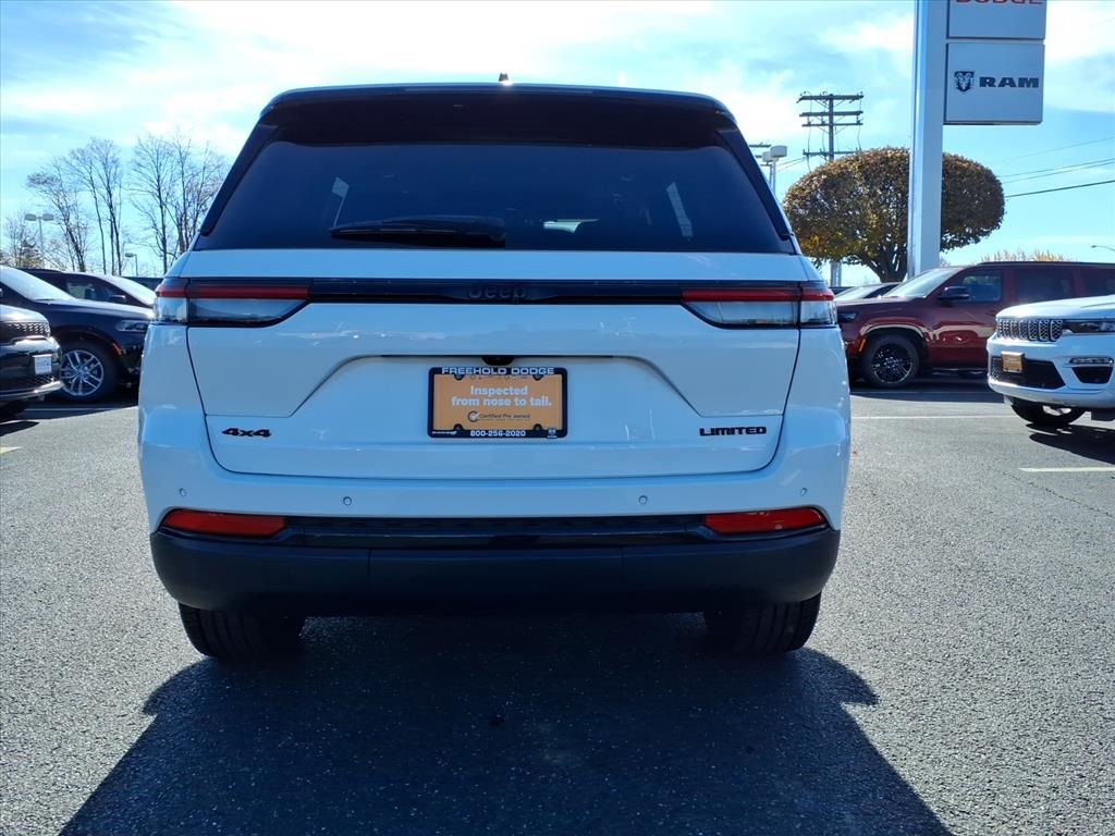 used 2024 Jeep Grand Cherokee car, priced at $32,900