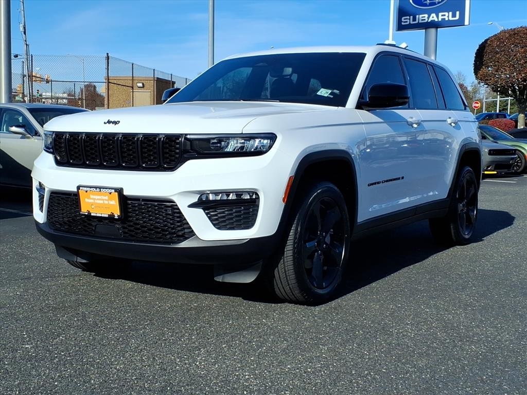 used 2024 Jeep Grand Cherokee car, priced at $32,900