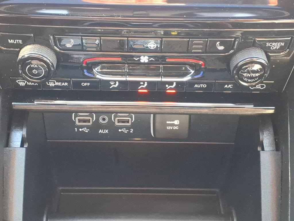 used 2024 Jeep Grand Cherokee car, priced at $32,900